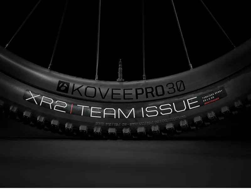 Trek Supercaliber 9.8 XT XC Carbon Mountain Bike in Black Size Medium-6